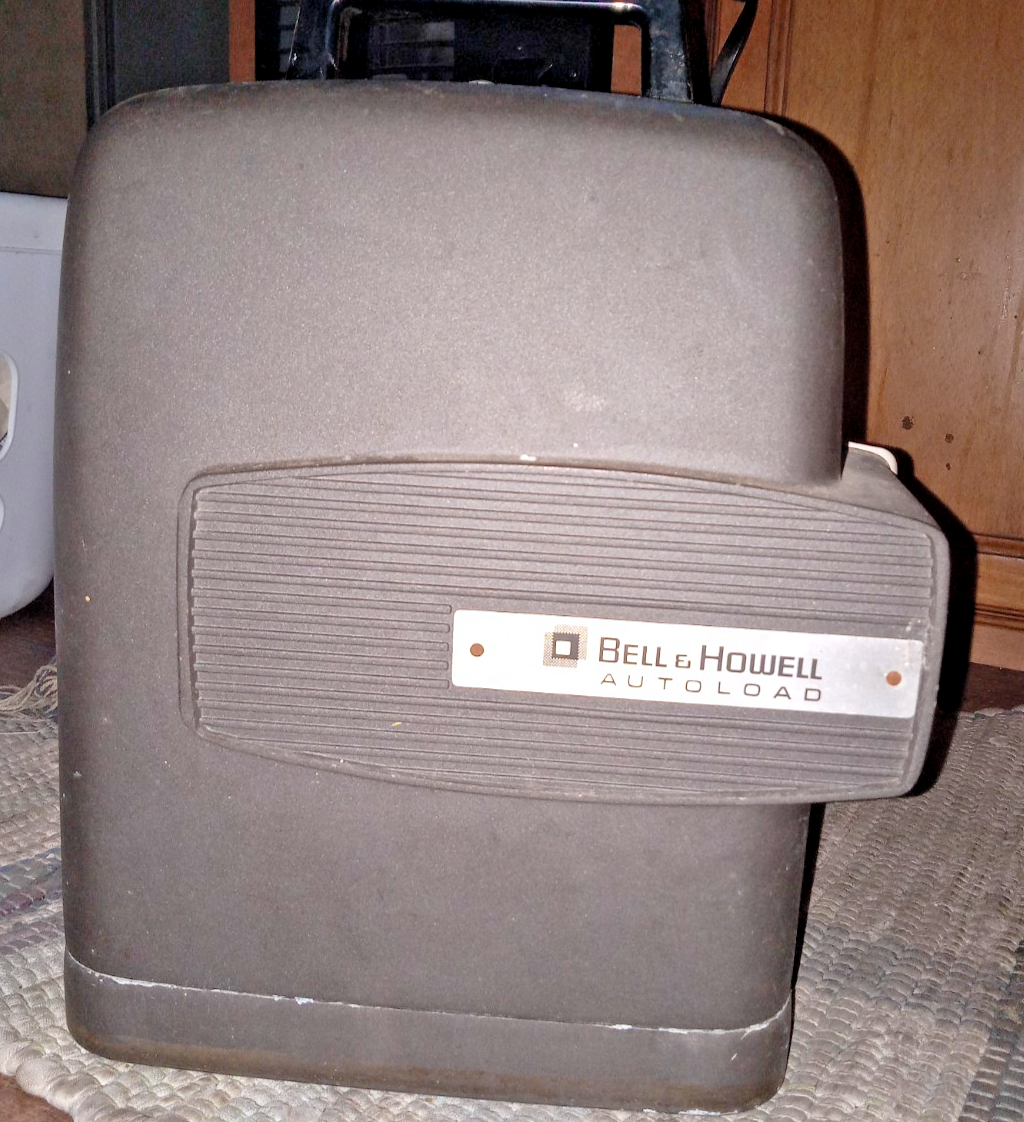 Vintage Bell & Howell Autoload SUPER 8mm Movie Projector 346A Retro Film w Reel
