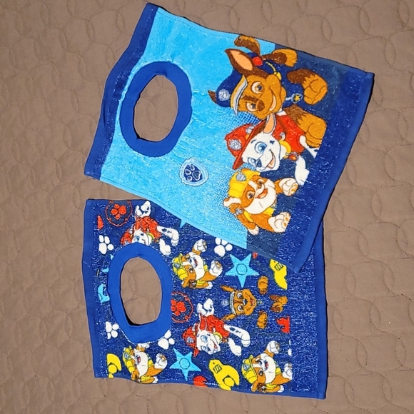 ✨️3/$10✨️ 2 pack of Paw Patrol terry towel bibs